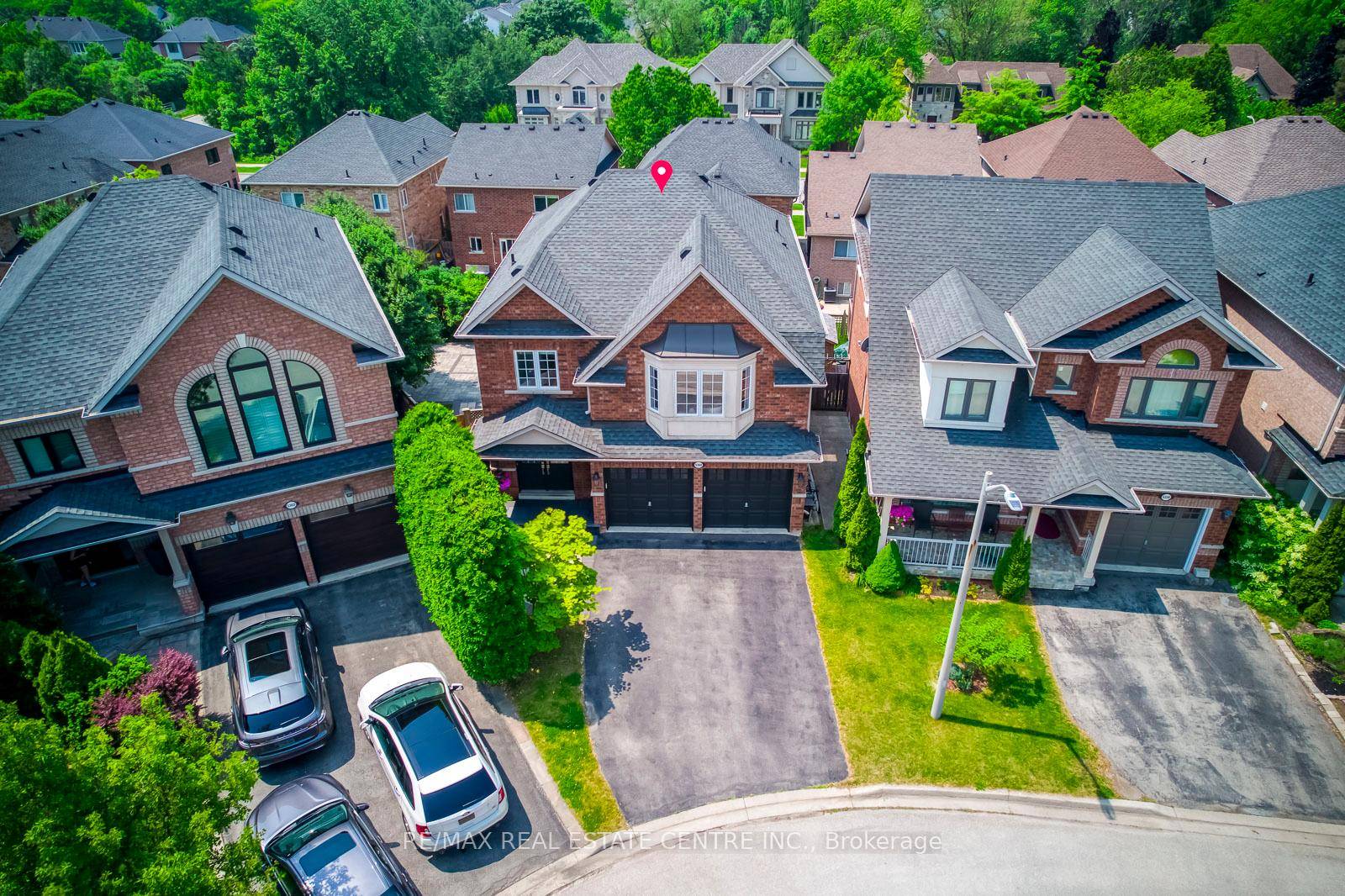 Stunning Home on Premium Pie Shaped Lot with Walkout Basement !