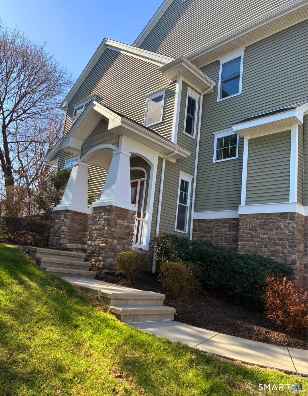 Make yourself at home at 1 Lawrence Avenue !