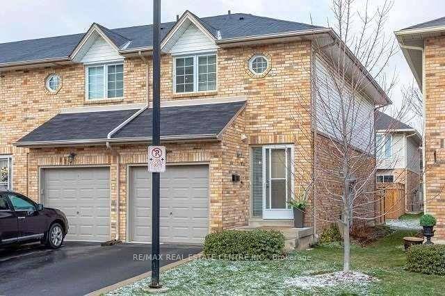 Updated 2 Bedrooms End Unit Townhouse.