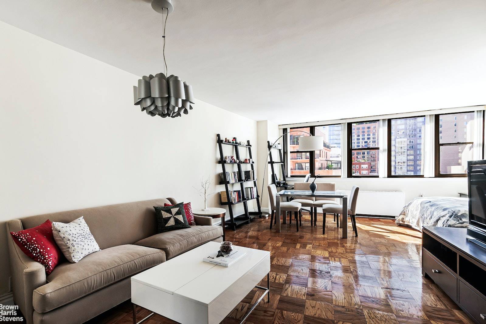 Alcove Studio Junior 1 Bedroom with 11th Floor Panoramic Views !