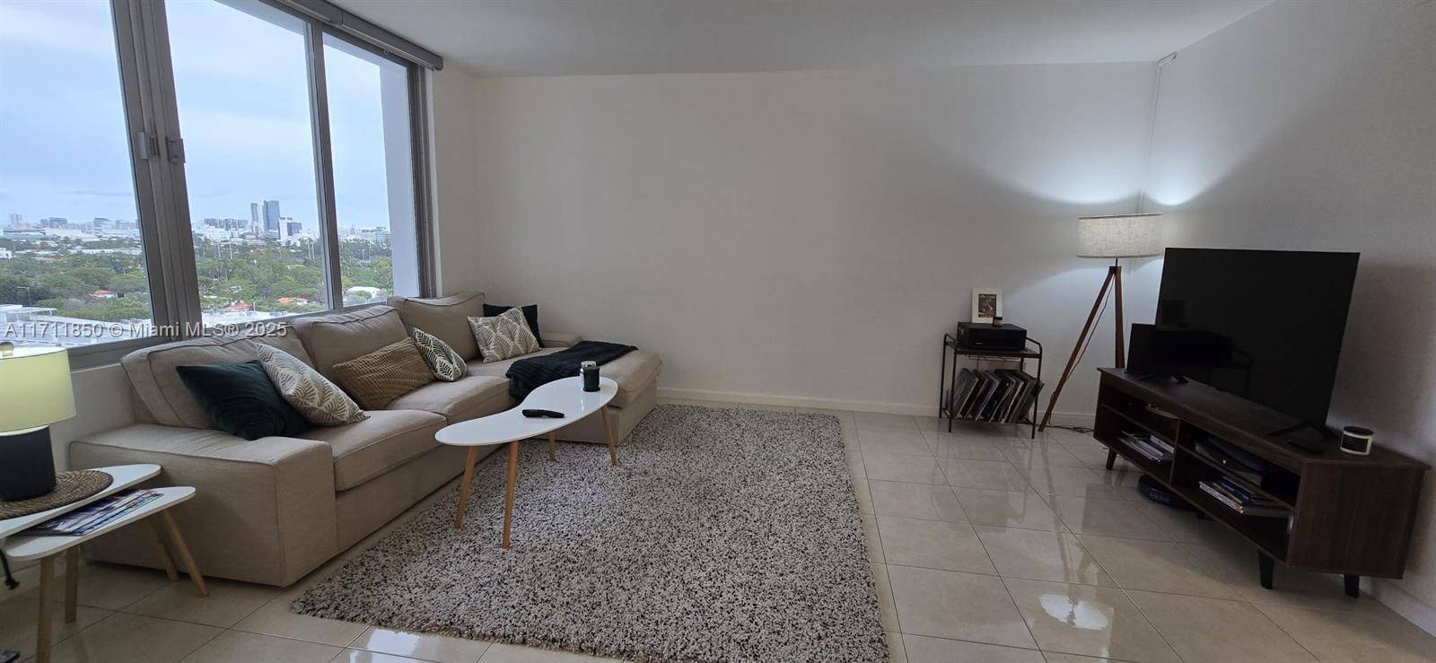 SPACIOUS 776 SQ FT UNIT FOR SALE 12TH FLOOR CORNER UNIT IN A BUILDING WITH ALL THE MODERN AMENITIES YOU MAY NEED POSSIBILITIES TO CREATE THE SPACE OF YOUR DREAMS ...