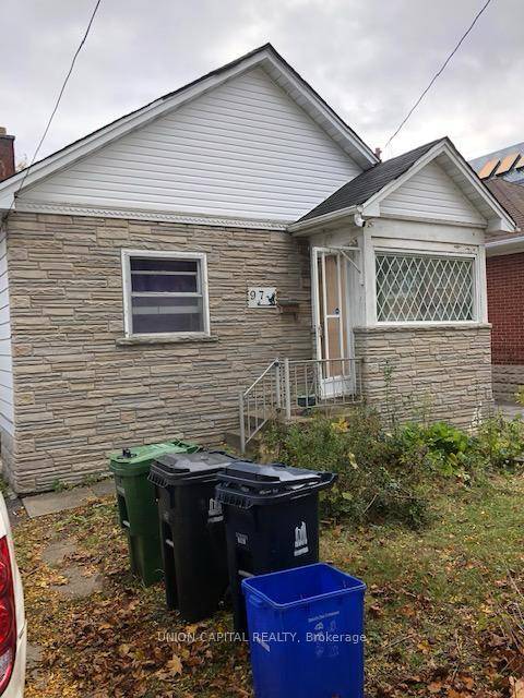 Furnished 1 bedroom with private bathroom located on the main floor of a detached Bungalow In Prime Location, Walking To Ttc Finch Subway, Shops, Earl Haig School Zone.