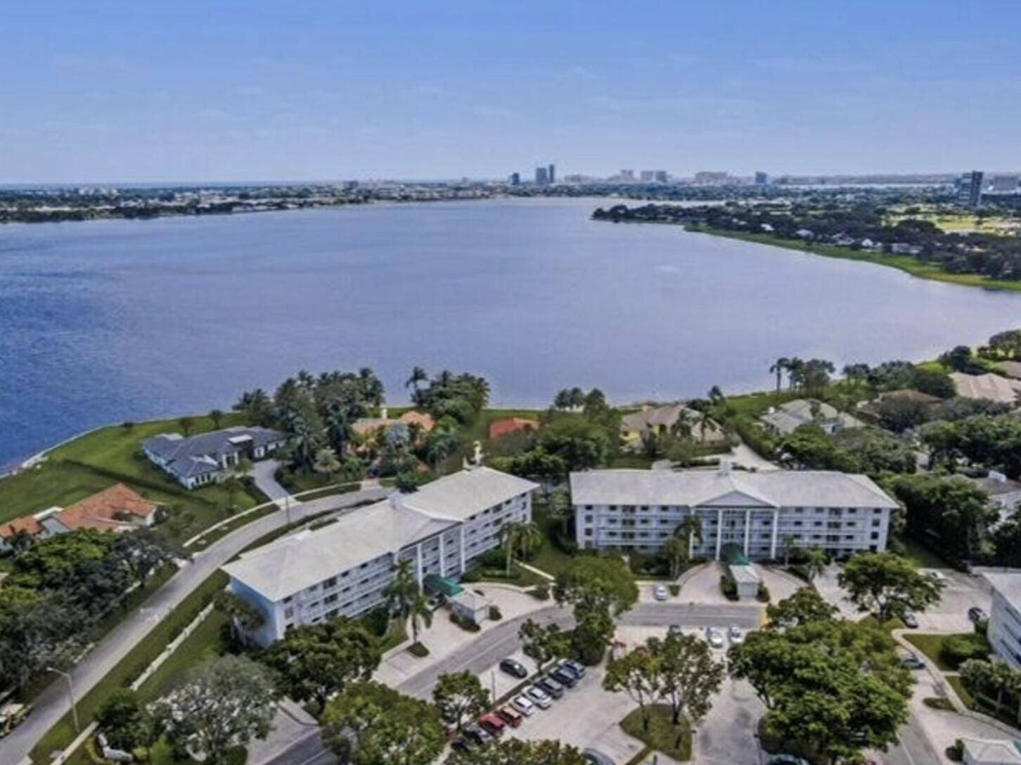 BLOCK SALE Unlock Paradise FIVE 5 PREMIER INVESTMENT UNITS IN PRESIDENTIAL ESTATES Average CAP RATE 6.