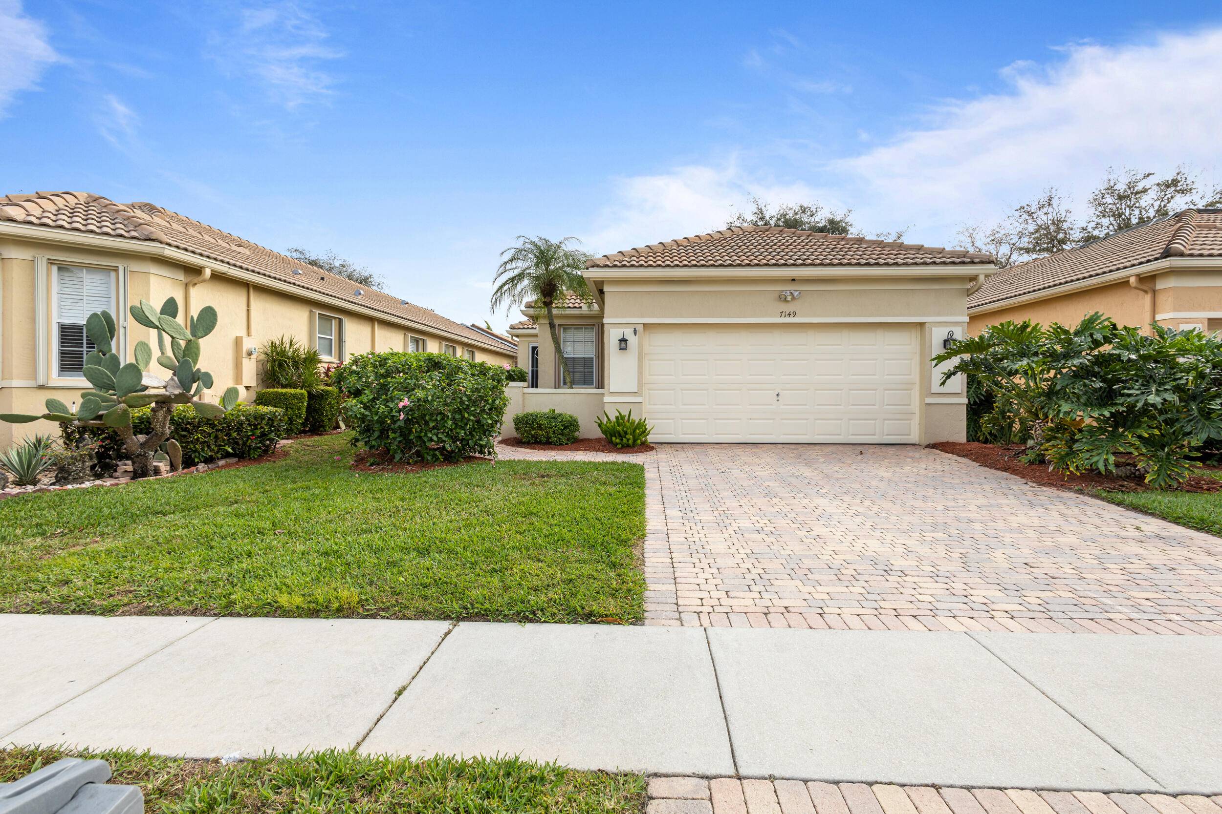 Motivated Seller ! This Stunning 2BR 2BA with Den is located in Prestigious Vizcaya an active 55 Gated Community in Delray Beach.