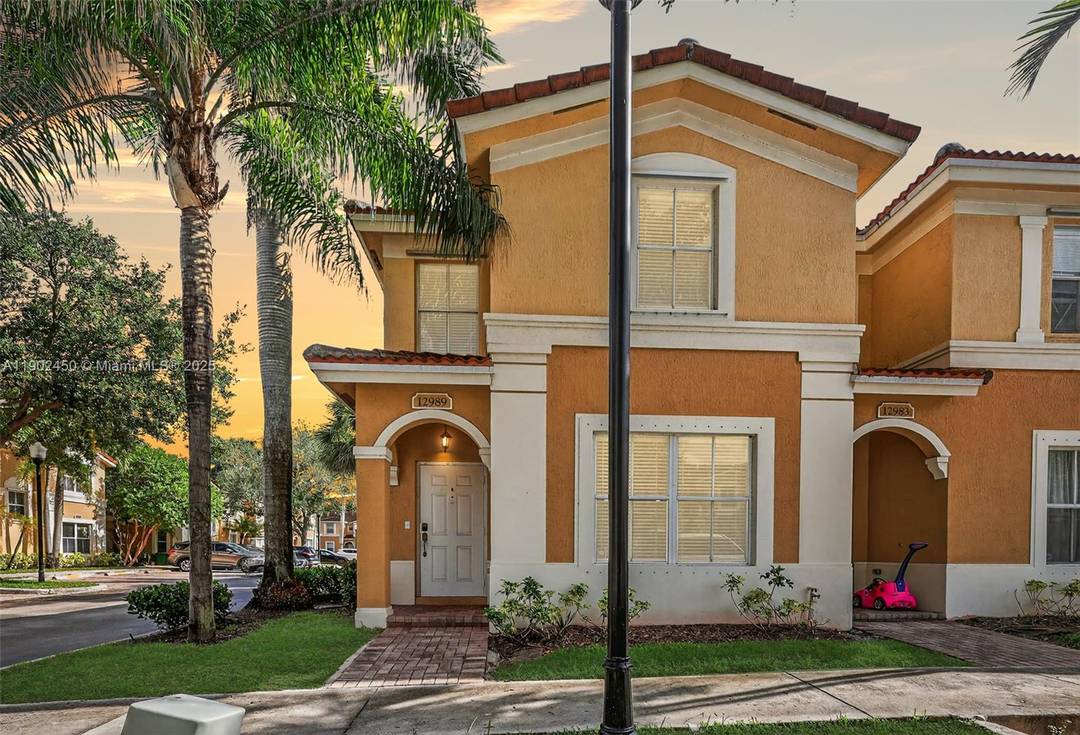 Priced to sell ! This lovely 3 bedroom amp ; 2.