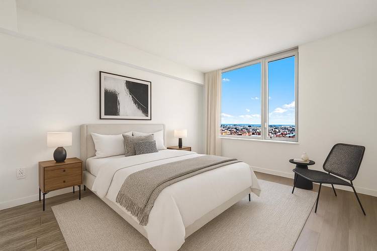 Gorgeous two bedroom with Balcony !