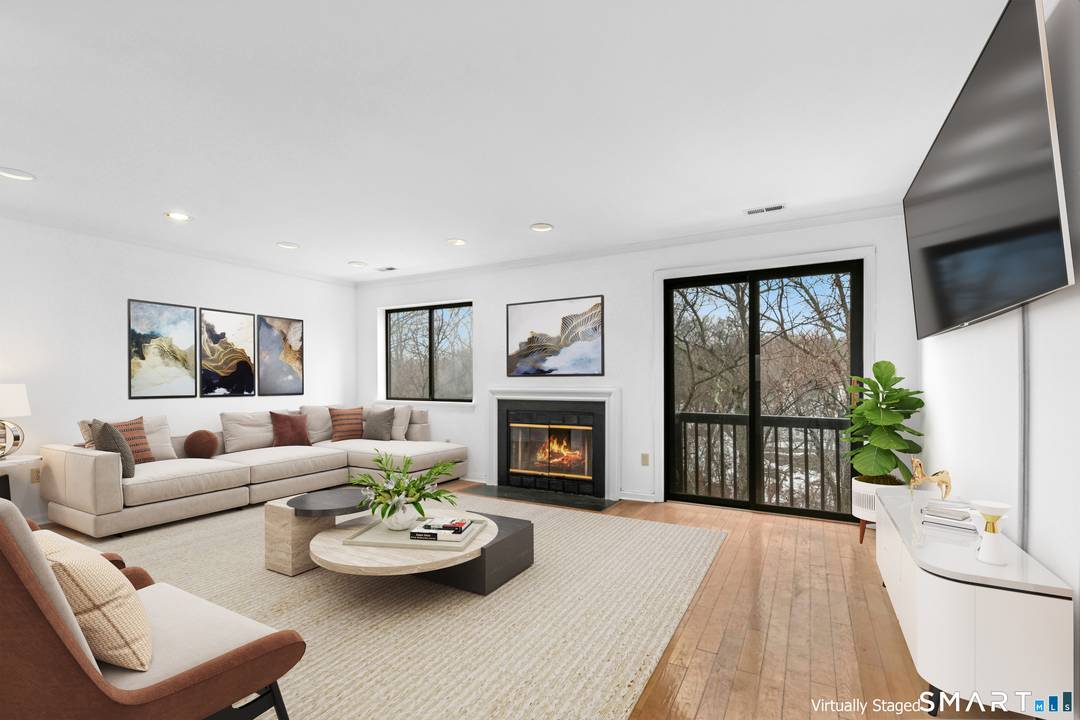 Welcome to Fillow Ridge, an exceptional townhouse community in West Norwalk offering comfort, convenience, and an unbeatable location.