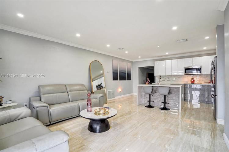 A house to enjoy located in a convenient Hialeah City, close to main highways, shopping centers, hospitals, and schools.