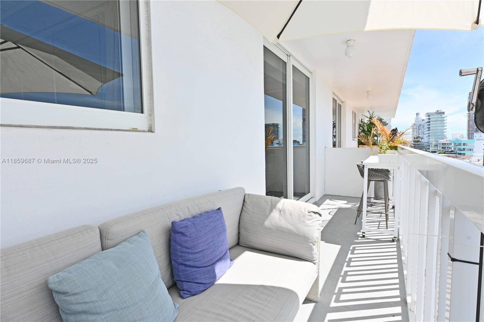 Sophisticated 1 Bedroom Den w expansive terrace amp ; stunning city views.