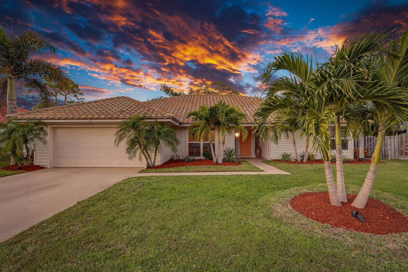 Welcome to this meticulously maintained 3 bedroom, 2 bathroom home, perfectly situated at the end of a cul de sac in one of Palm Beach Gardens' most sought after neighborhoods ...