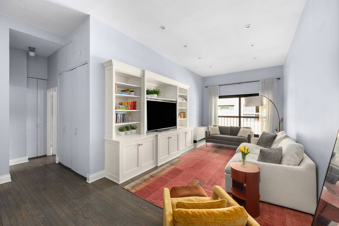 Designer finishes meet show stopping scale in this turnkey one bedroom, one bath co op in the heart of Greenwich Village a loft like residence where every detail has been ...