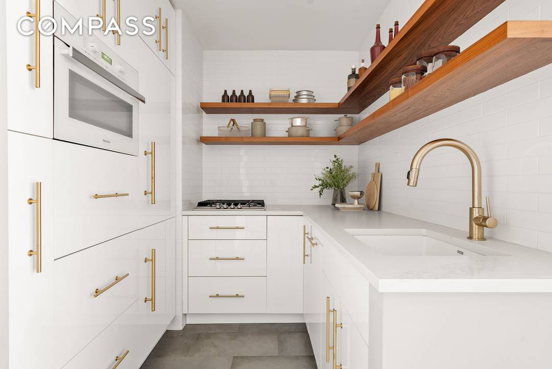 Perched on the 14th floor, this elegant one bedroom apartment offers a sophisticated sanctuary in Prime Gramercy Park.