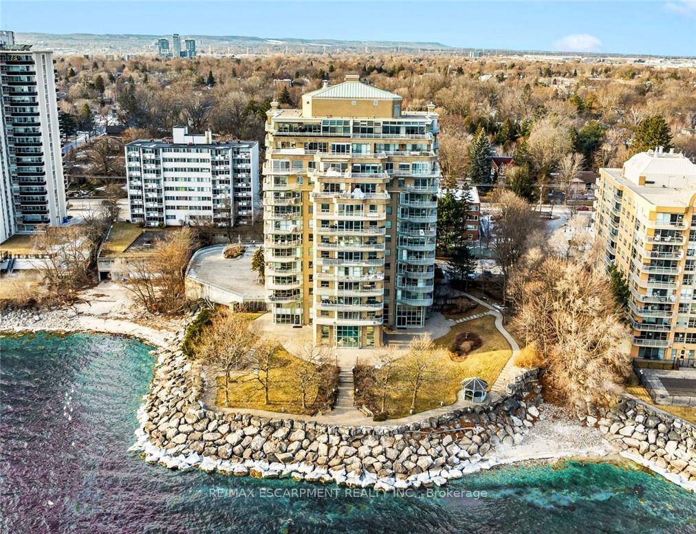 Welcome to 2190 Lakeshore Road, Unit 403, in Beautiful Burlington, Ontario !