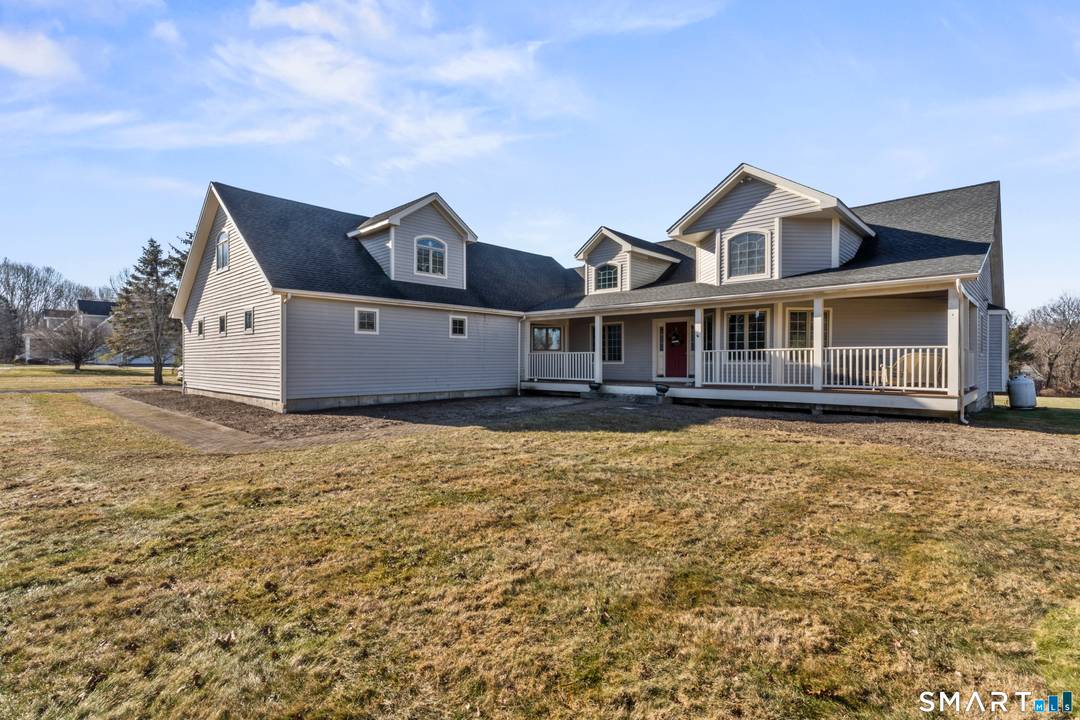 Escape to the country and spend your Spring Summer in Connecticut's spectacular Litchfield County !