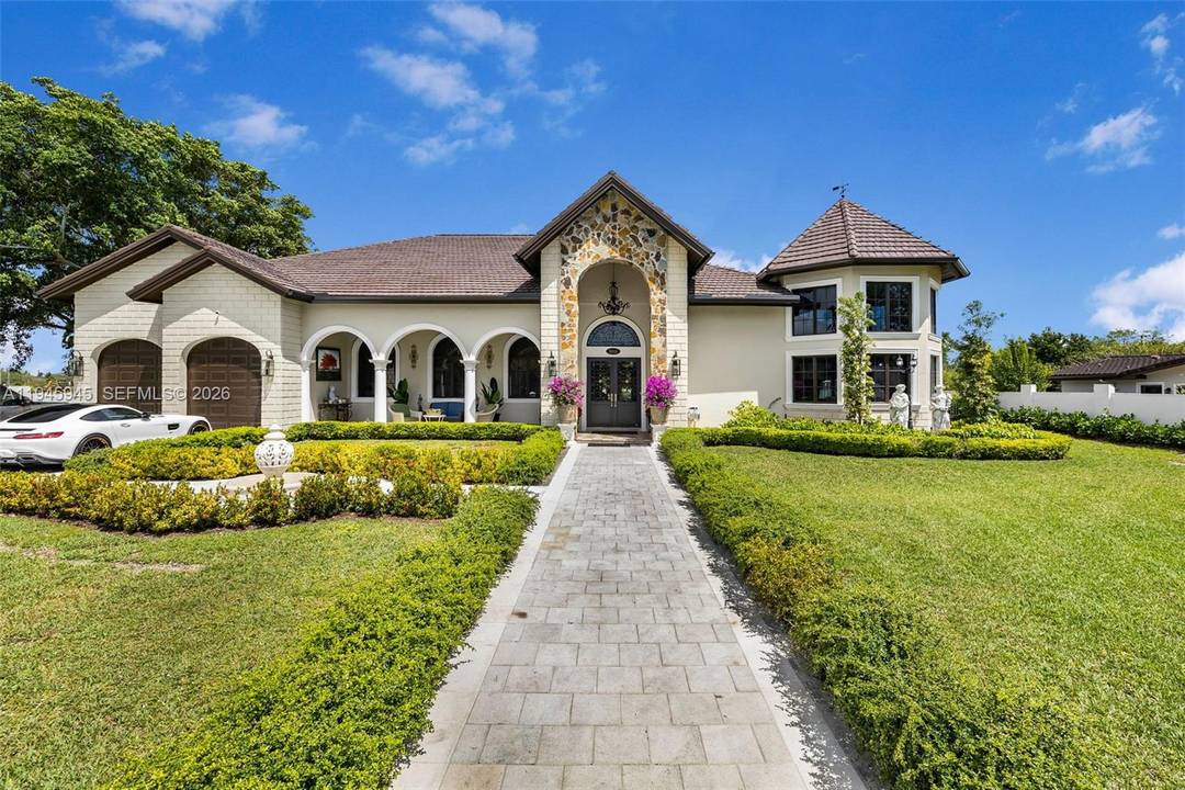 This Stunning Estate features 7 bedrooms and 5 2 bathrooms within 6, 045 square feet of living space on a 40, 423 square foot lot.