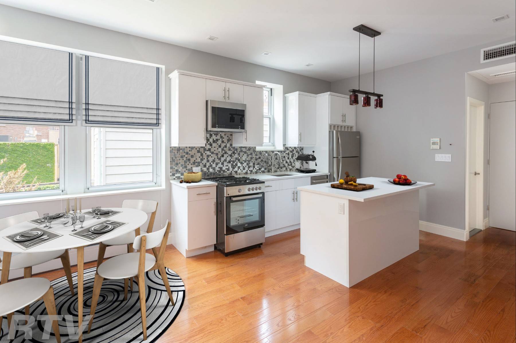APT 1R is a two bedroom unit fully loaded with central AC central Heat, 3 autonomous heat zones, virtual intercom, security camera and Washer amp ; Drier in the unit ...