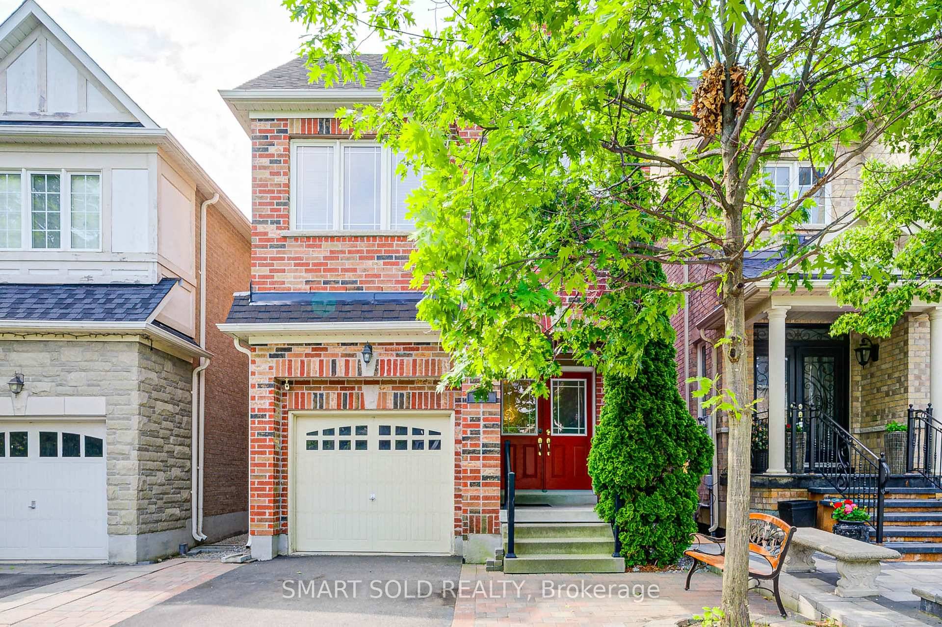 Largest Single Garage Detached Model 2206 Sq Ft Above Grade, Plus Finished Basement Proudly Maintained By The Original Owner, In Sought After Thornberry Woods Patterson Community !