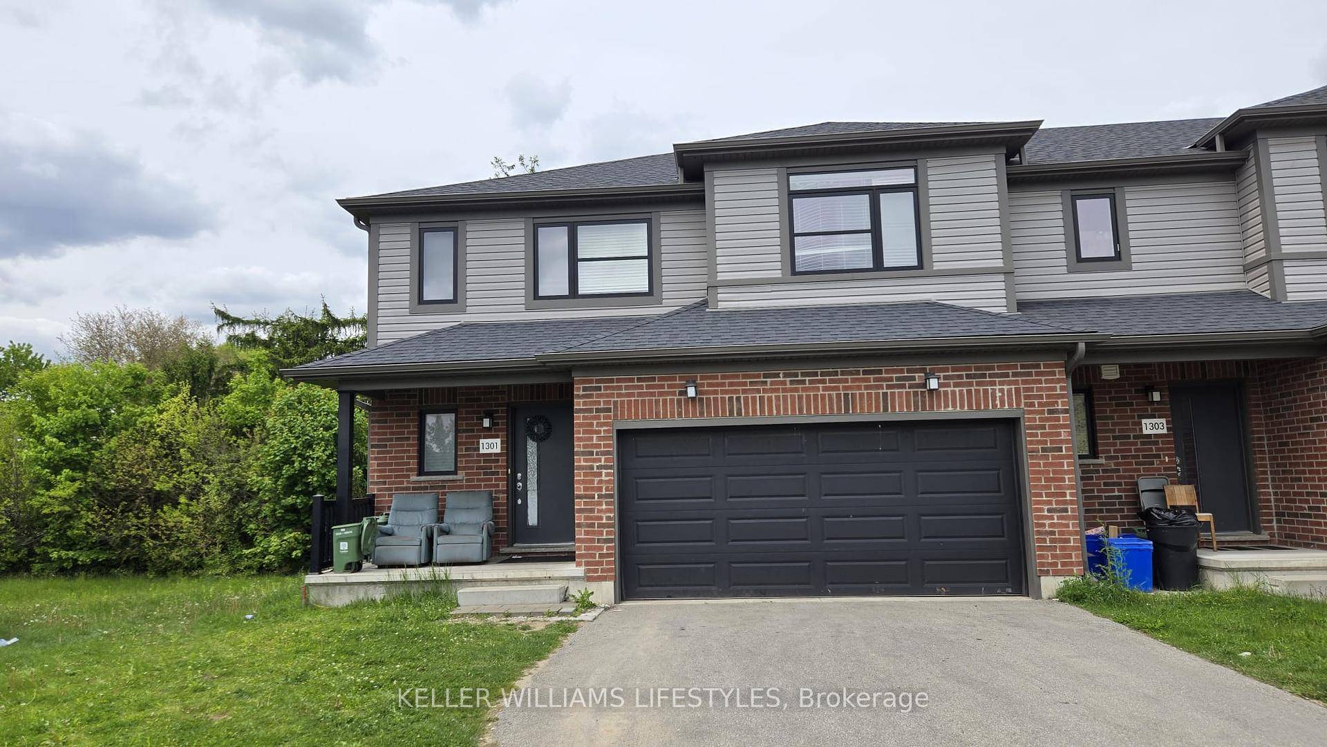 Close to Fanshawe College !