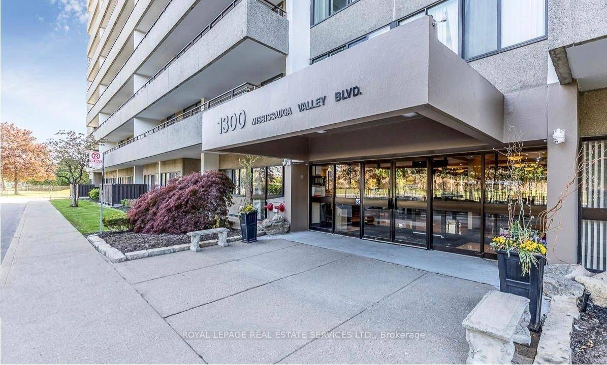 Discover this beautiful two bedroom, two bathroom condominium nestled in the heart of Mississauga, conveniently situated just a short distance from Square One, public transportation, parks, dining establishments, with rapid ...