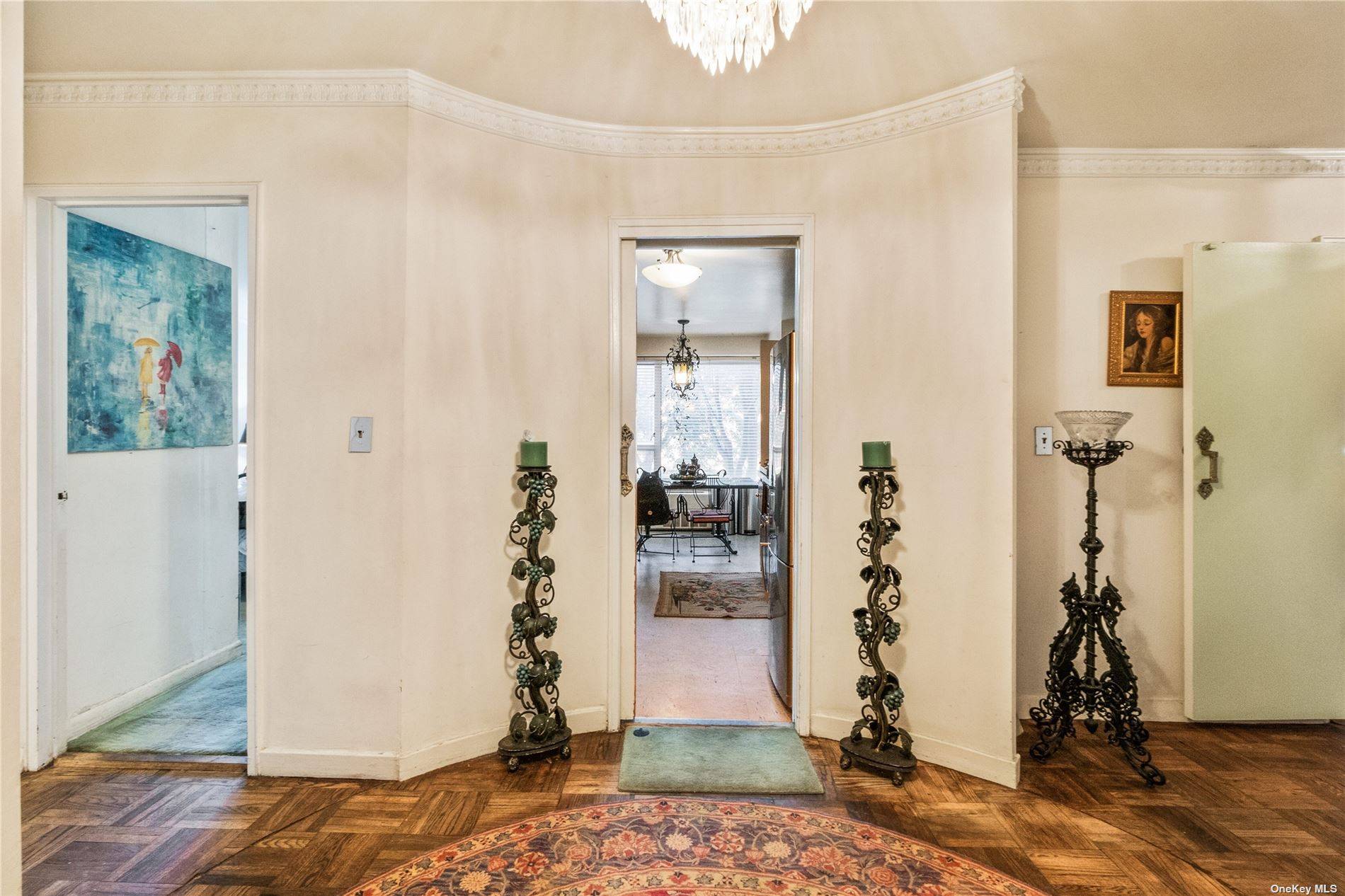 EXCEPTIONAL VALUE ! ! ! Deluxe 2 bedroom in the Cryder House.