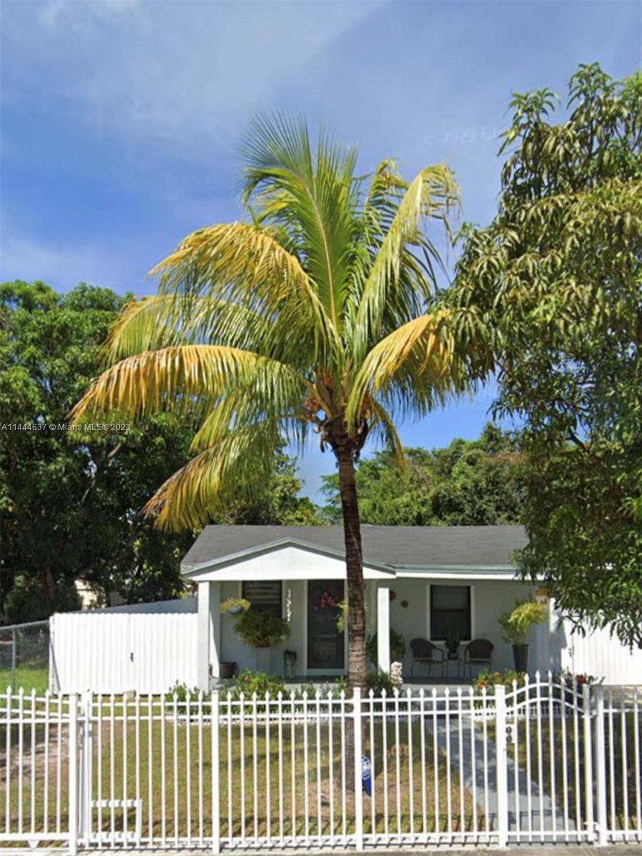 This stunning home is a true gem, boasting a beautifully remodeled kitchen that will undoubtedly inspire your inner chef.