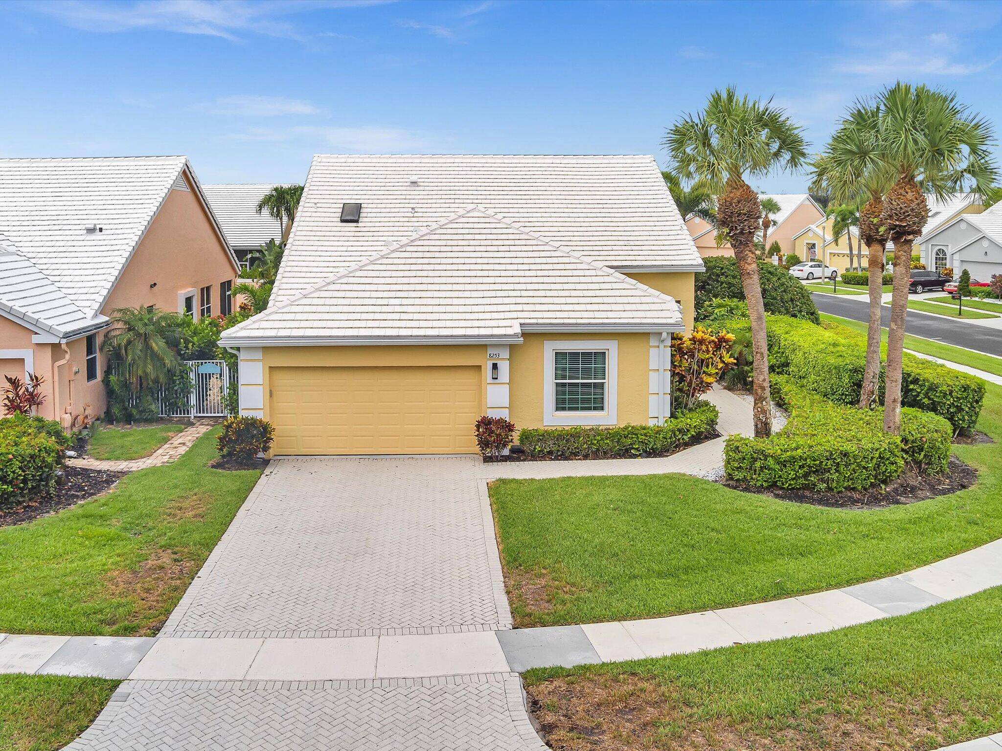 Beautifully Updated Corner Home in Bermuda Isle at Aberdeen Country Club !