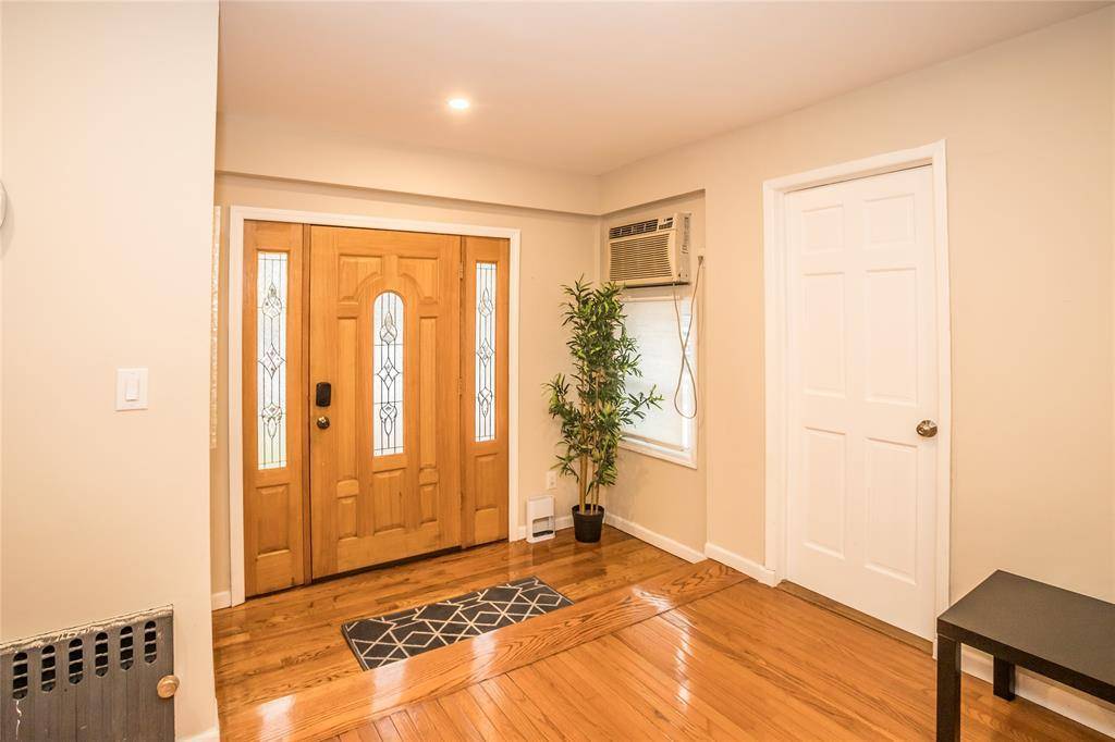 Welcome to this stunning one family home in the vibrant neighborhood of Flushing !