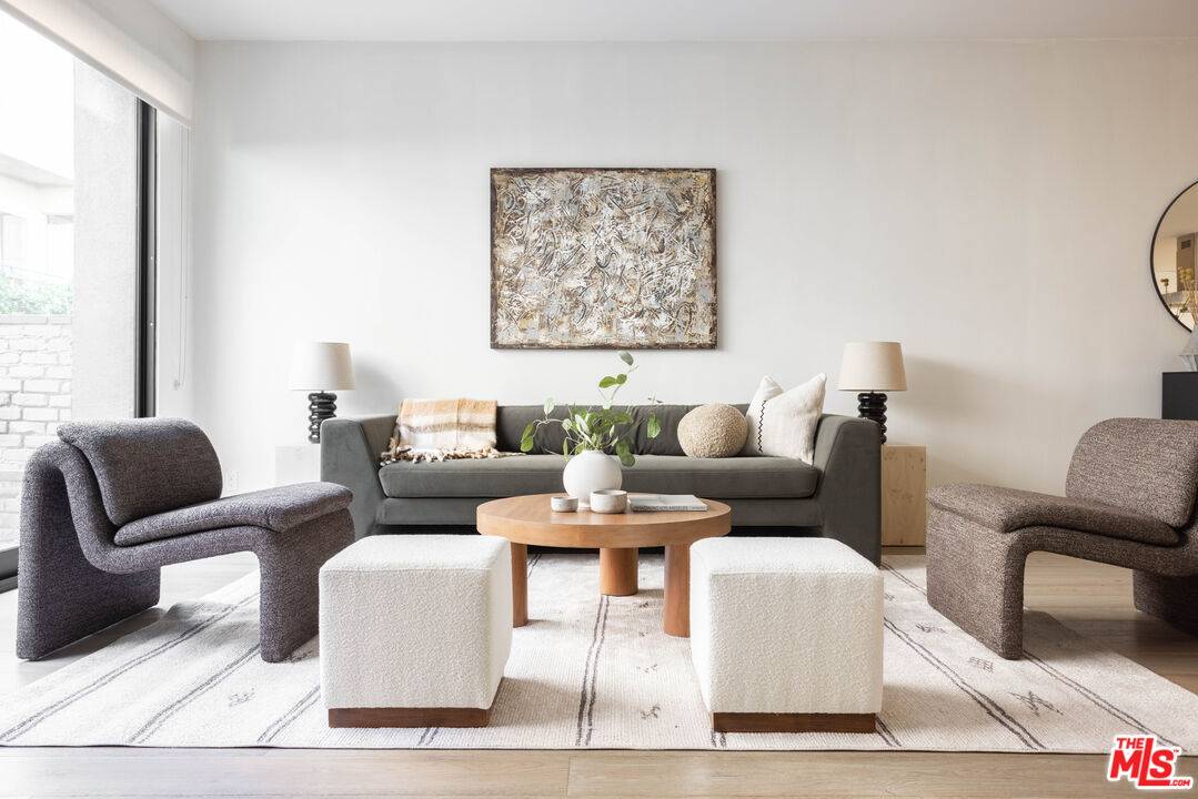 1823 N Fuller Ave 2BR Hollywood Hills East La