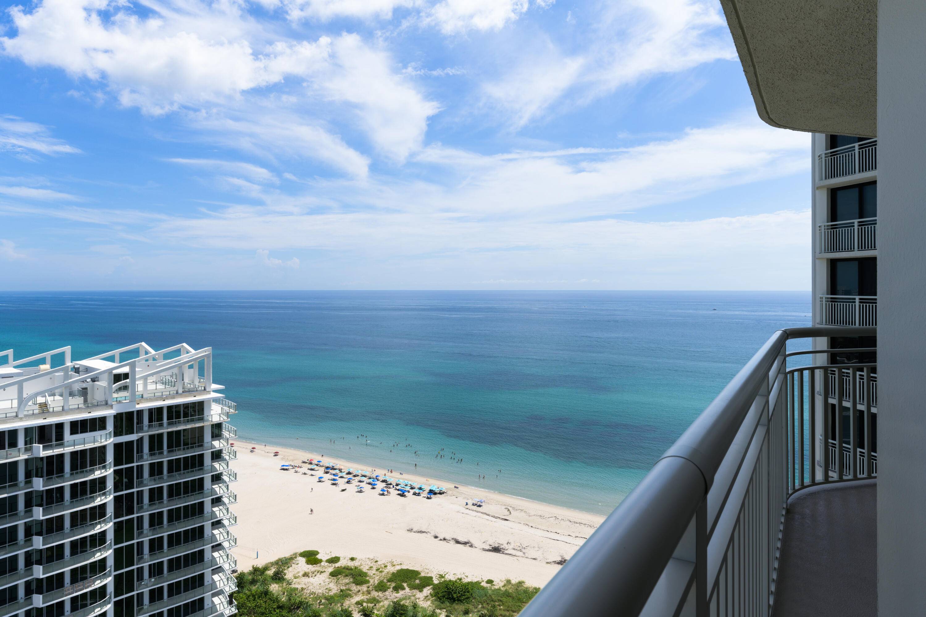 Seasonal Listing Oceanfront 2 BR, 2 BA Condo Escape the cold and spend the winter with your toes in the sand !