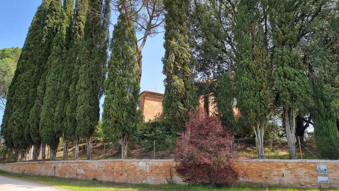 Property with manor house for sale in Tuscany, Val d’Arbia (Montalcino, San Quirico. Torrenieri, Buonconvento, Siena, Murlo)