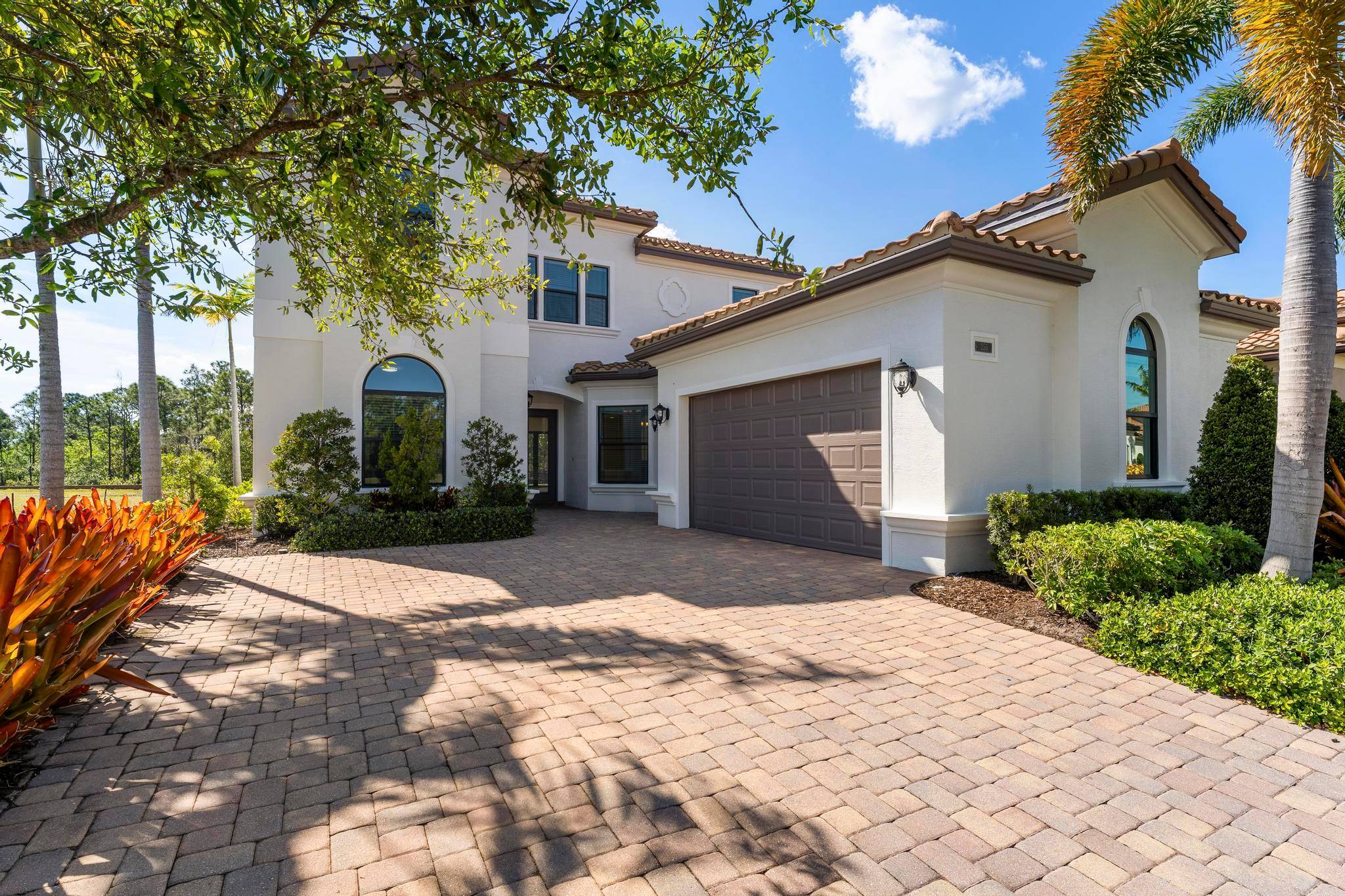 Fantastic Annual Rental Immediately Available in The Tesoro Club !