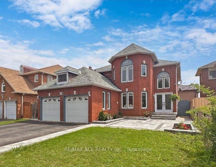 Welcome to this stunning detached 2 story home, which offers the ideal blend of convenience, space, and functionality.
