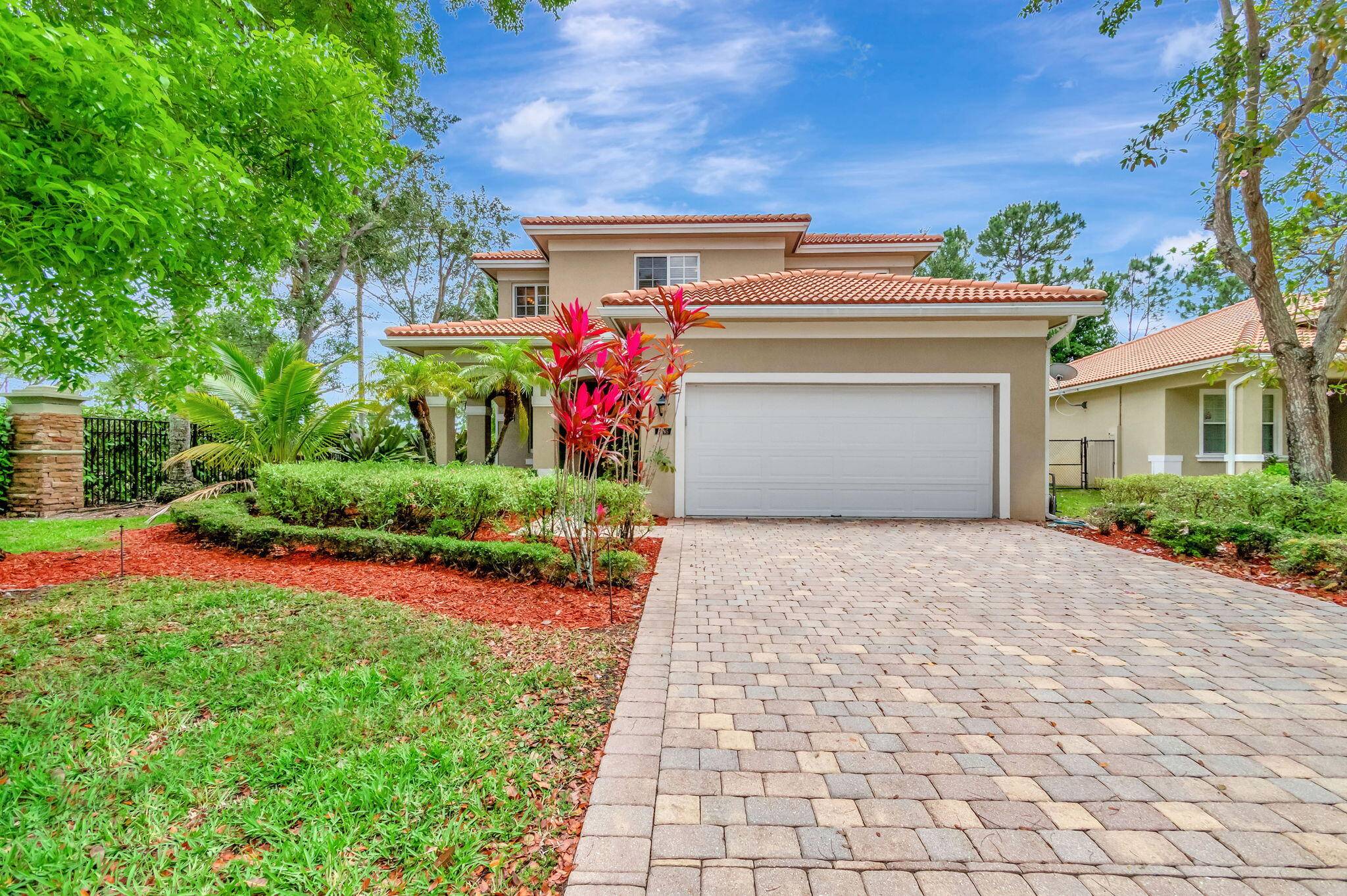 Calling all dog lovers ! Finally an HOA that gets it !