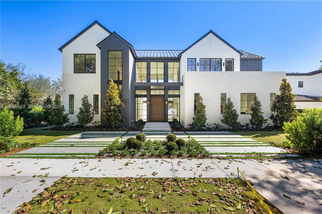 7 BR, 8. 5 Baths, 2 car Garage, Pool, Outdoor Summer Kitchen.