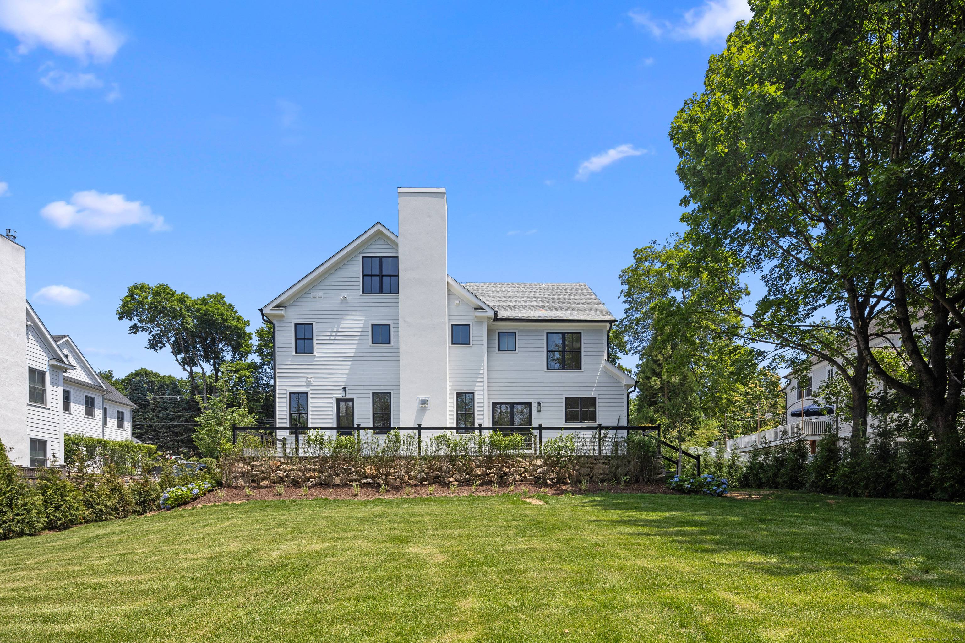 Luxury New Construction in the Heart of New Canaan !