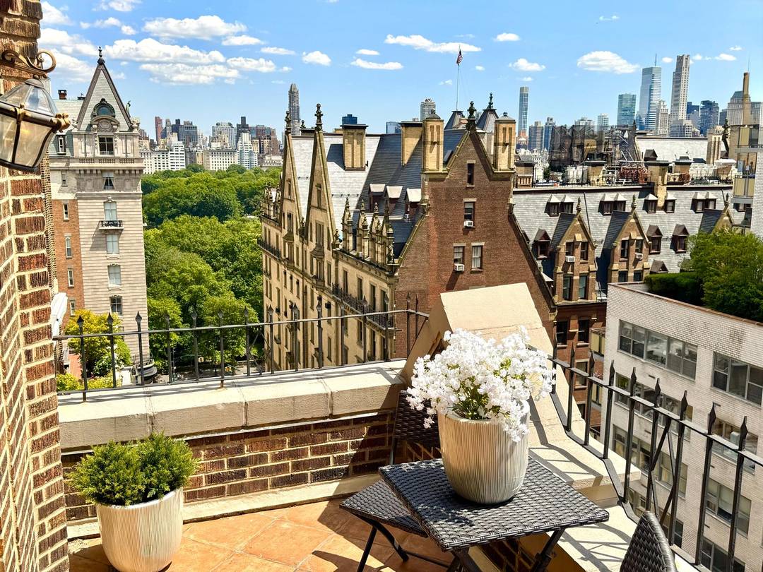 THE RESIDENCEWOW ! This jaw dropping, one of a kind masterpiece is a once in a lifetime opportunity to own the best prewar one bedroom on the Upper West Side ...