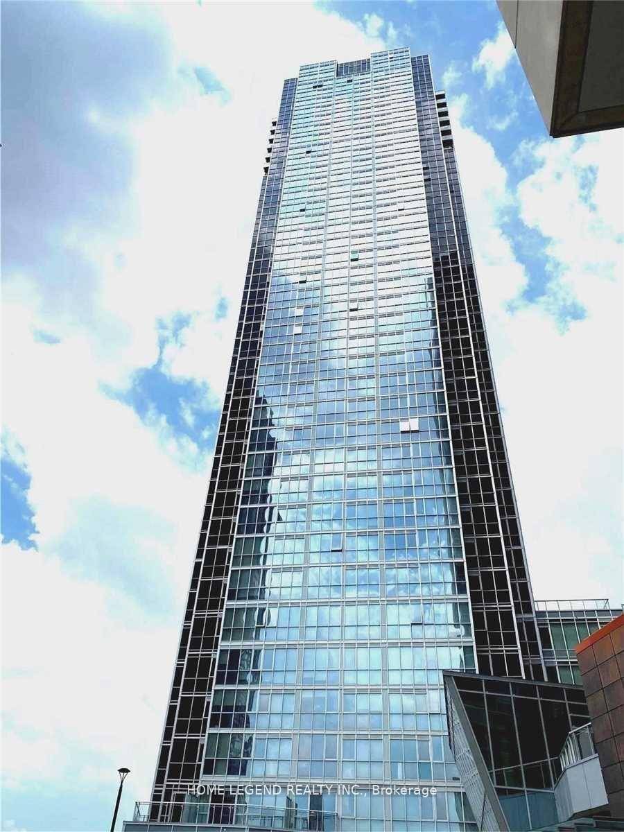 Luxurious 2 Br 1 Condo, In Prime Location Of Vaughan, South East Corner unit, Lots of Sunshine, very bright, High ceiling, 10 Ft Ceiling, very large Den, Kitchen With Quartz ...
