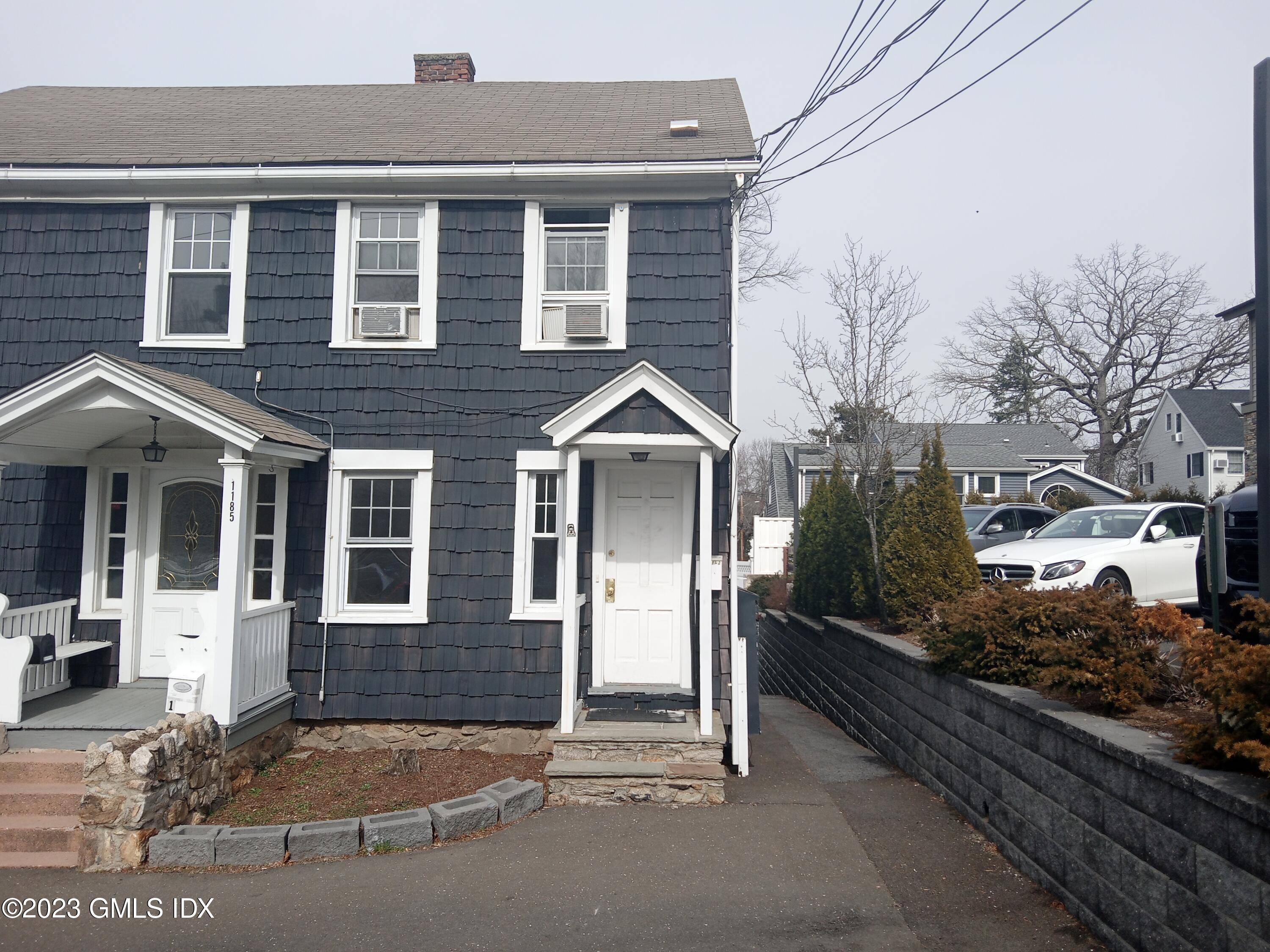 FRESHLY PAINTED POLISHED !