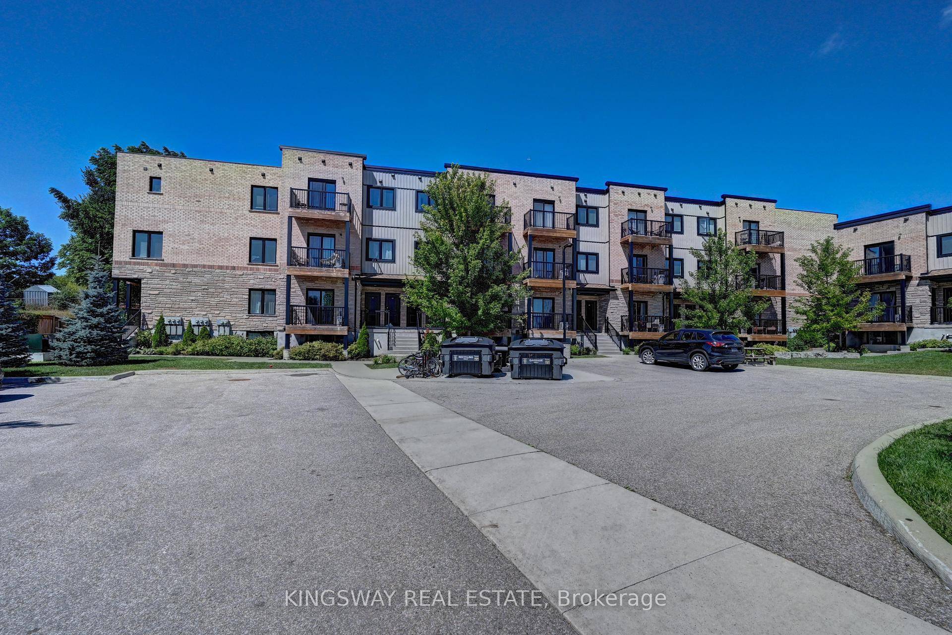 Absolutely Stunning Shows Like New One Of The Largest End Units in The Complex With 9' Ceilings On The Main Floor amp ; Tons Of NAtural Light With Extra Windows.