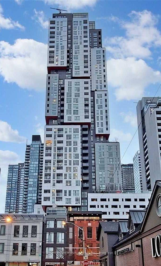 Welcome To This One Bed 1 Bath Picasso Condo In The Heart Of Downtown Core, 9 Ft Ceiling.