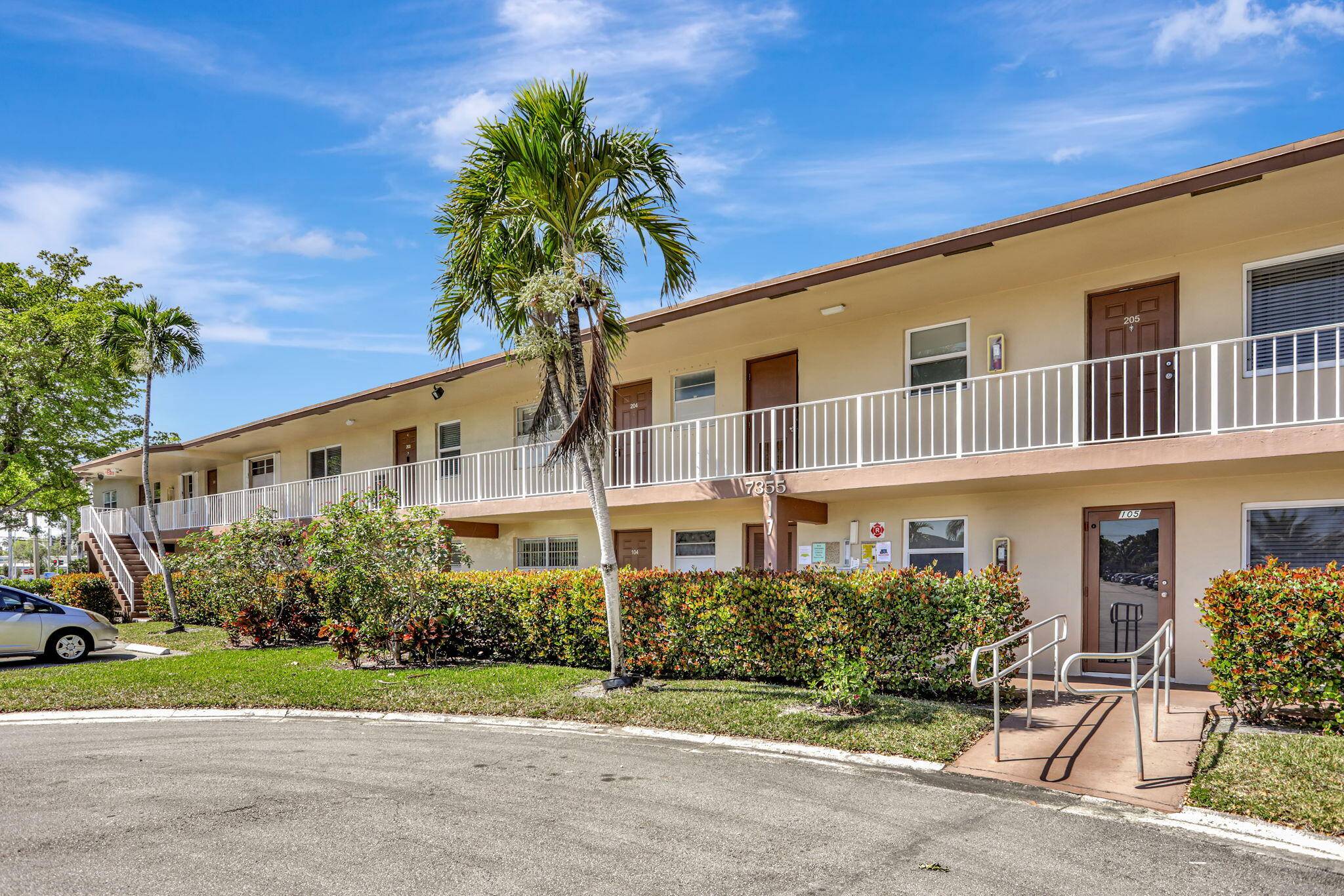 Move in ready ! Bright and Clean 2 bedroom, 2 bath first floor unit located in the heart of Margate's desirable Oriole Gardens, a 55 community.