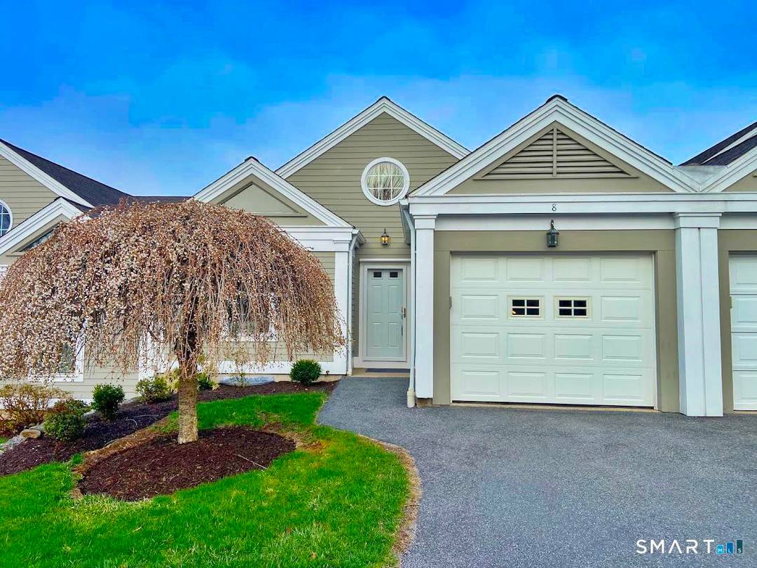 Location, Location, and Move In Ready !