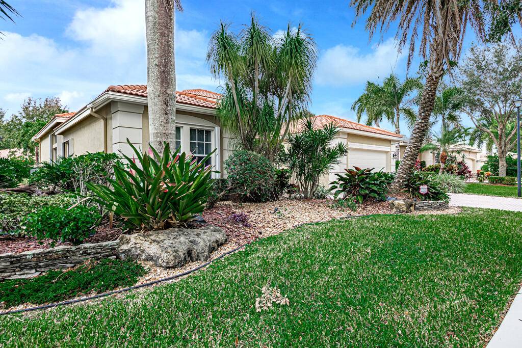 MAGNIFICENT 4 3 2 PAMPLONA GRAND MODEL WITH PRIVATE POOL W POOL SERVICE AND A PEEKABOO VIEW OF LAKE ON COMPLETELY PRIVATE, OVERSIZED LOT.