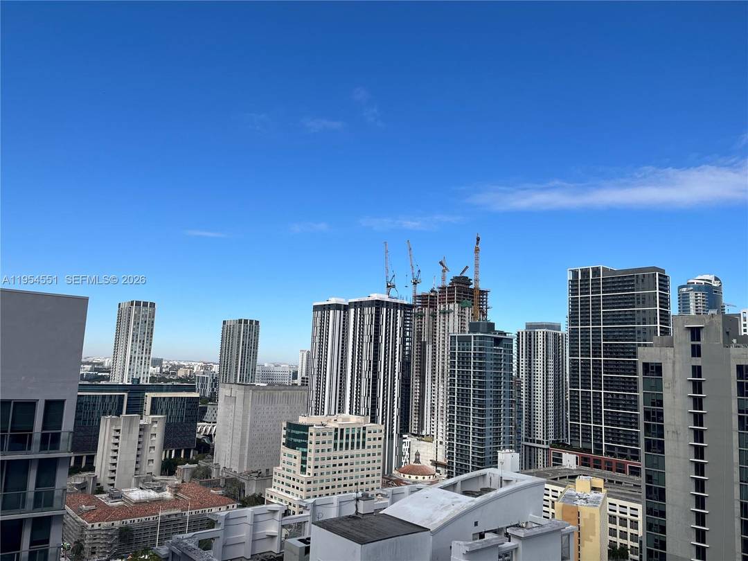 Residence 3104 at Vizcayne South Condominium offers a refined one bedroom living experience in the heart of Downtown Miami.