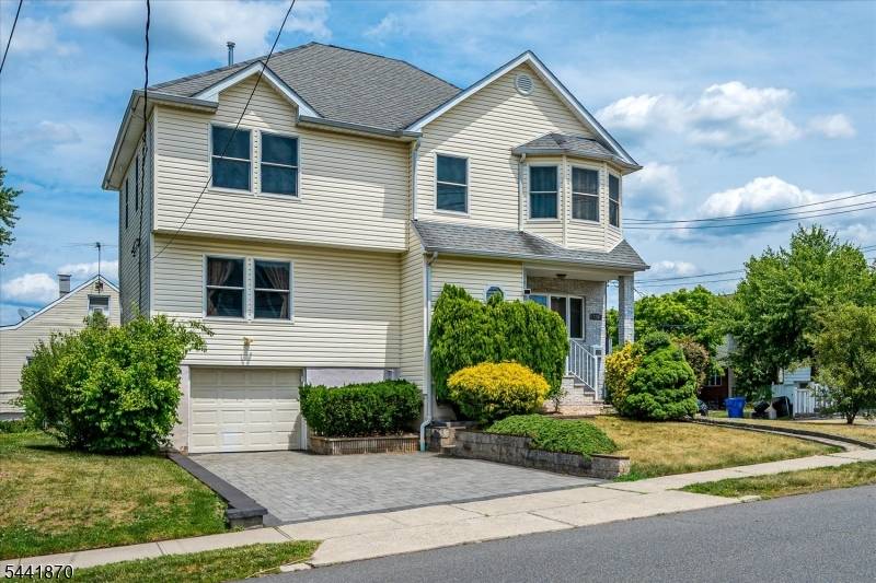 Welcome to 720 Ford Ave, a spacious and well maintained 5 bed, 4 bath home offering the perfect combination of comfort, functionality, and convenience.
