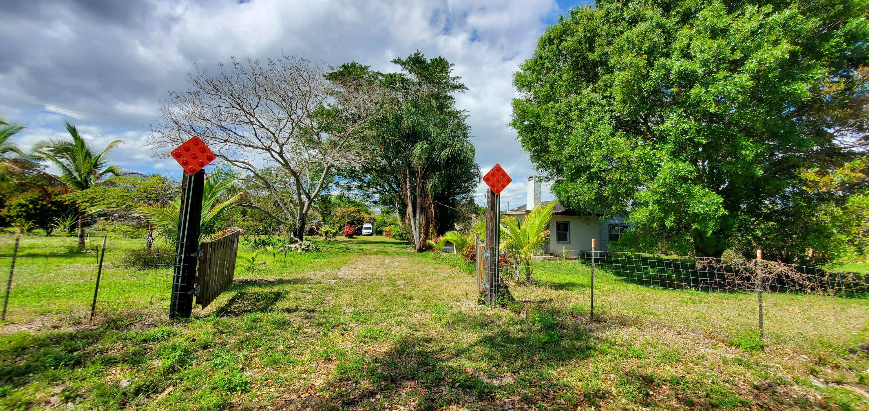 VERY RARE OPPORTUNITY FOR ALL THIS LAND AND HOUSE TOGETHER, TWO PARCELS, TWO SEPARATE DEED.