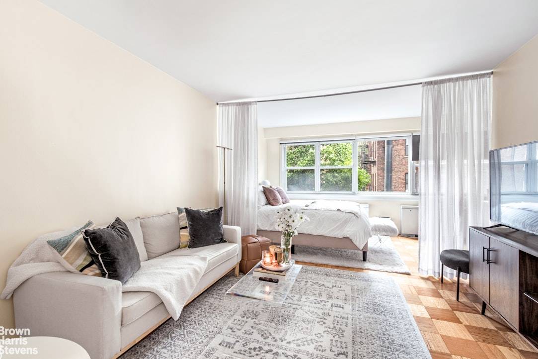 Apartment 4 C at the John Adams represents an exceptional opportunity to any buyer looking for extraordinary value in one of the City's most desirable co ops.