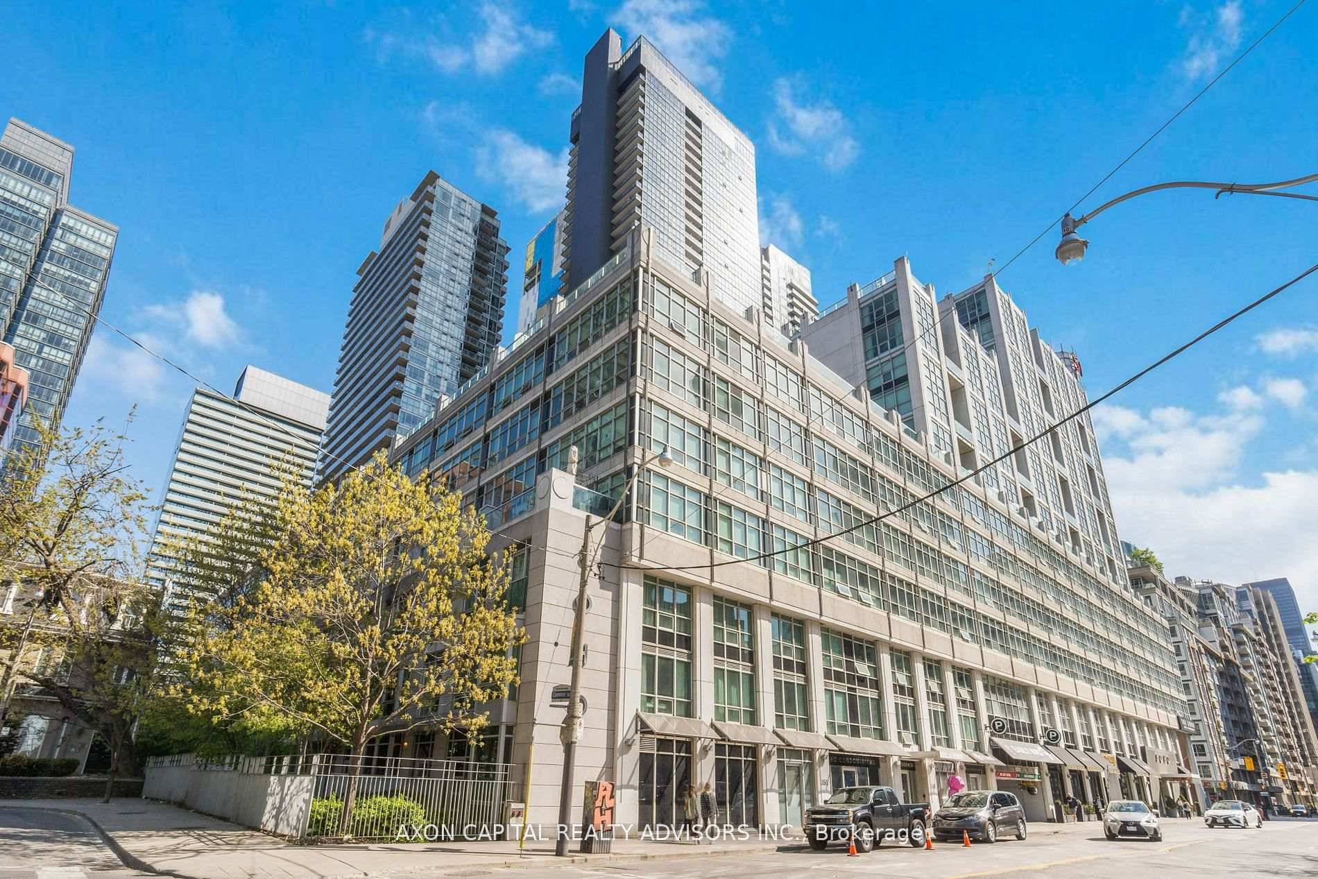 Welcome to this spacious one bedroom suite located in the heart of downtown Toronto, within the sought after Soho Metropolitan building.