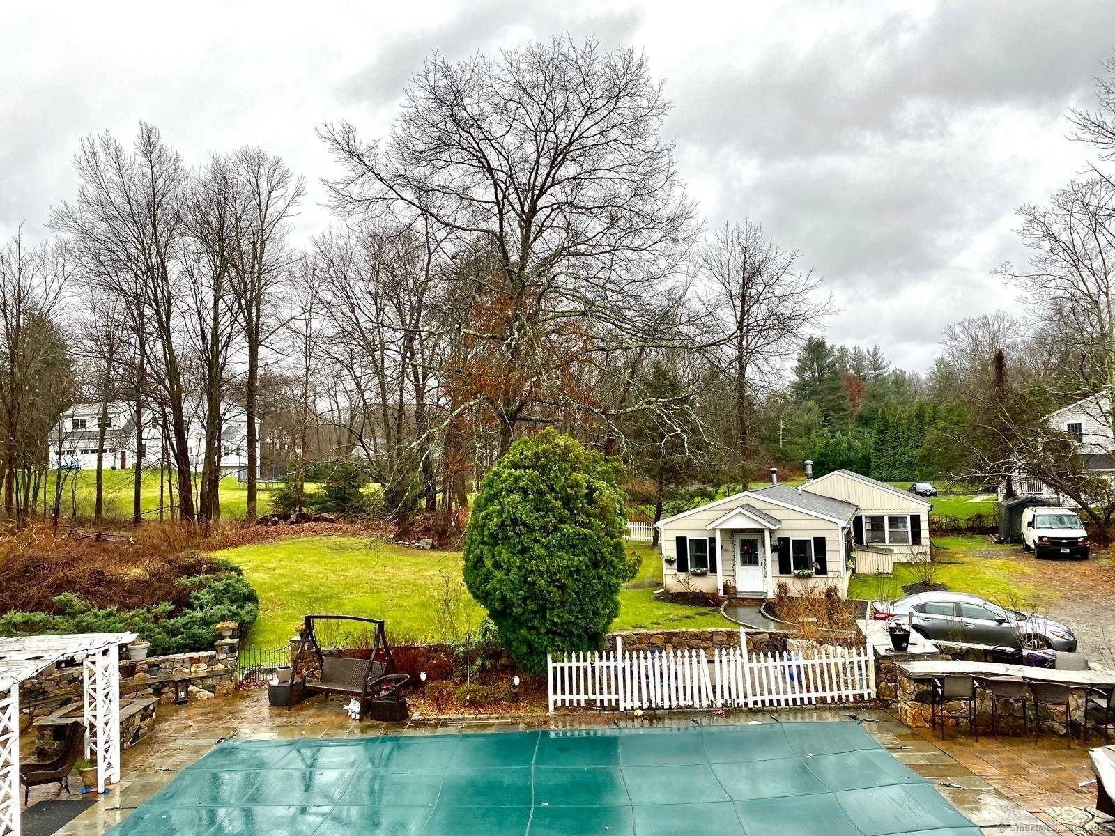 Great Opportunity ! ! Amazing Home waiting for your touch in the Newfield Area, one hour to New York City.