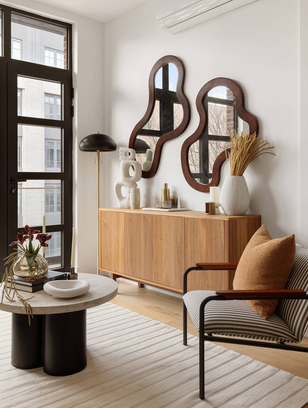 Welcome to this beautifully designed two bedroom, two bathroom home at The Sunswick, a boutique condominium in Long Island City.